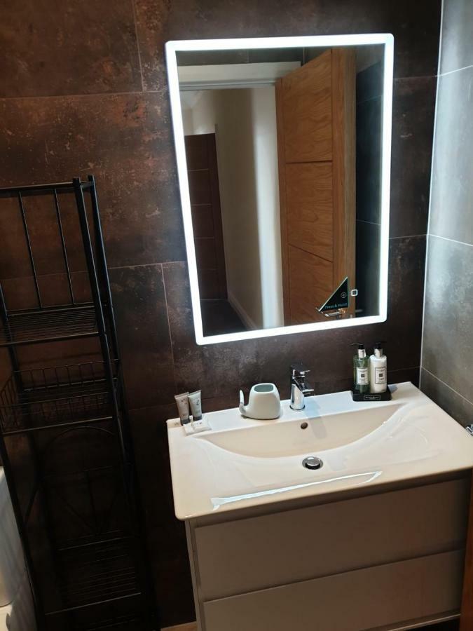 Birchover Juniper Court Aparthotel นอตติงแฮม ภายนอก รูปภาพ