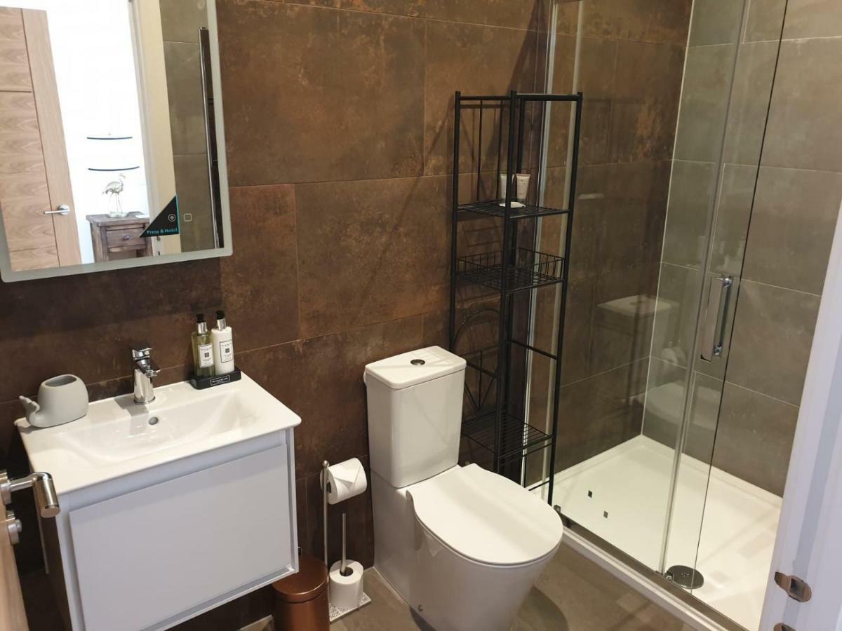 Birchover Juniper Court Aparthotel นอตติงแฮม ภายนอก รูปภาพ
