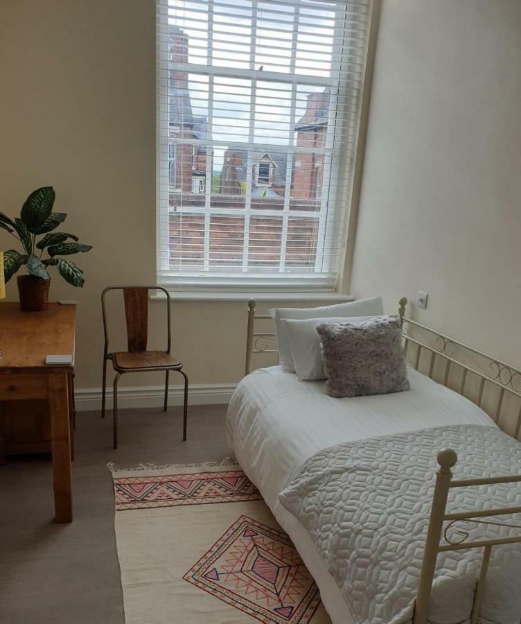 Birchover Juniper Court Aparthotel นอตติงแฮม ภายนอก รูปภาพ